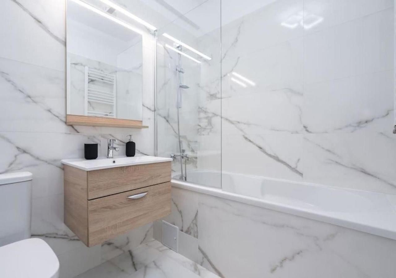 Bonita - Chic Urban Retreat With Private Balcony Apartment Bucureşti Exterior foto